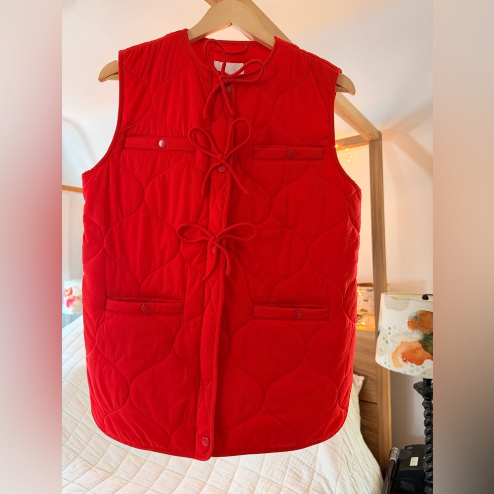 Quilted Tie-Front Sleeveless Vest in Vibrant Red - Picture 5 of 6